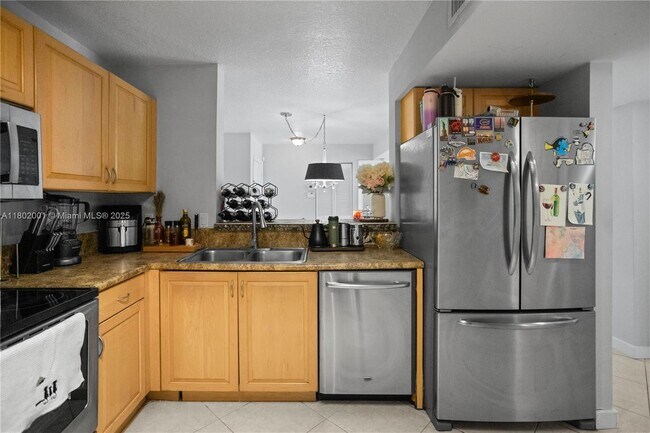 Foto del edificio - 619 E Sheridan St