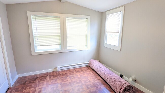 Foto del edificio - 707 Pawling Ave