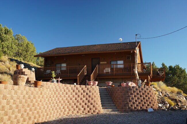 Foto del edificio - 414 Cottonwood Dr