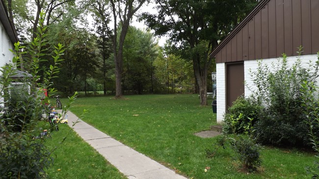 Building Photo - 218 Tareyton Dr