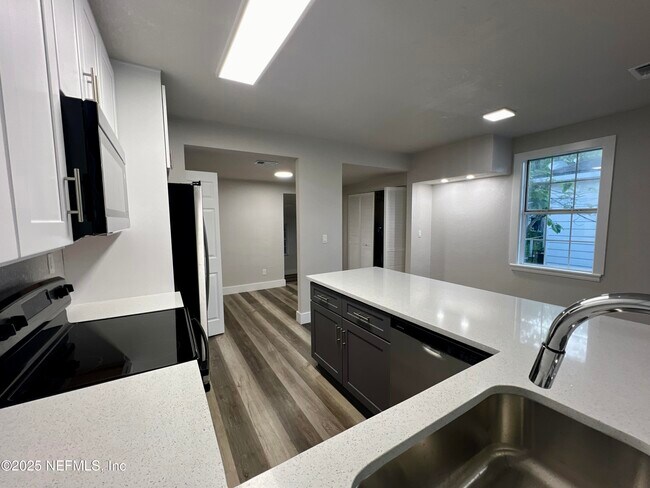 Foto del edificio - 3133 Gilmore St