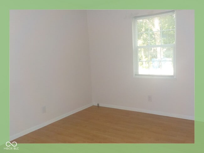 Building Photo - 209 Lark Dr