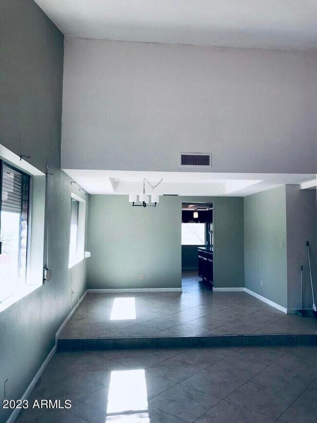 Foto del edificio - 214 W Wood Dr