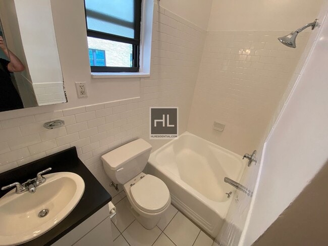 Building Photo - AMAZING 1 BR APARTMENT! WON’T LAST!! NO BR...