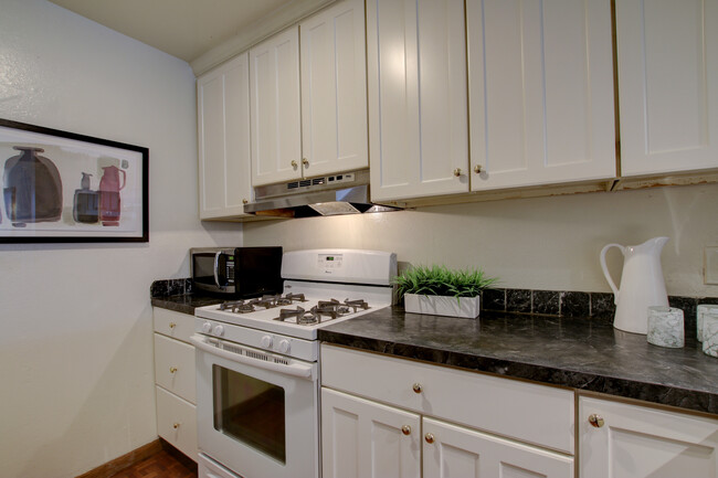 Foto del edificio - 637 Larkspur Plaza Dr