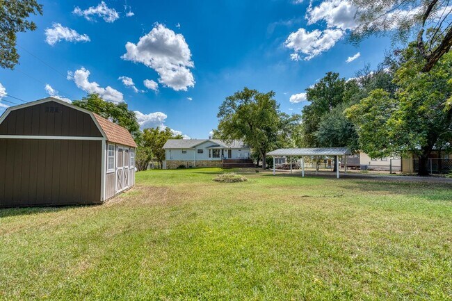 Building Photo - 303 Granite Shoals Ln