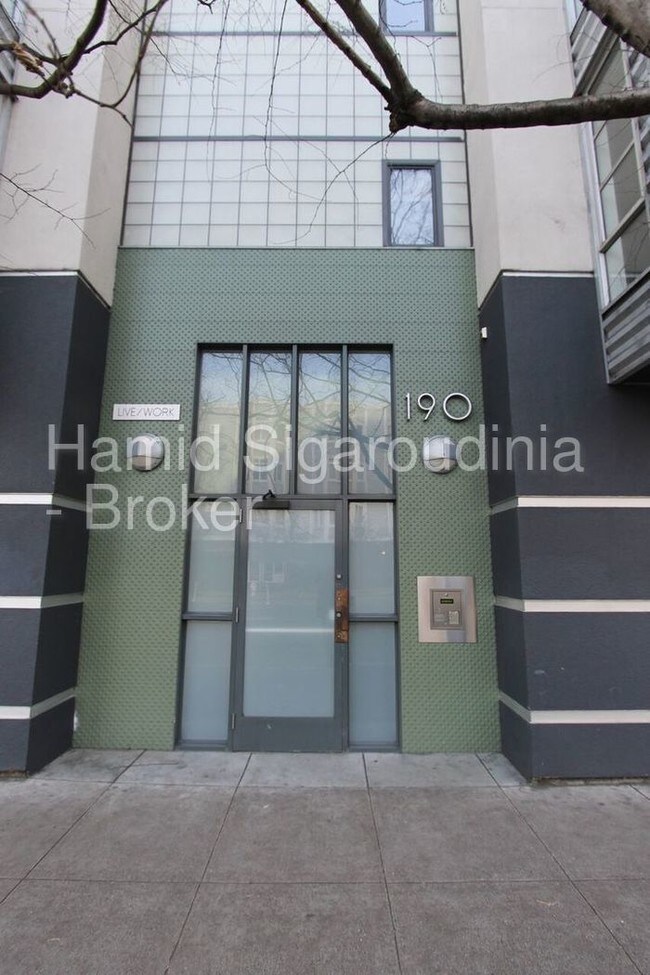 Building Photo - 190 7th St