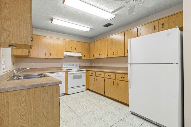 Foto del edificio - 8702 SW 93rd Ln