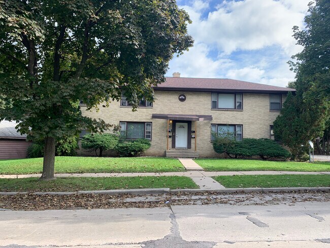 Foto del edificio - 7460 W Beckett Ave