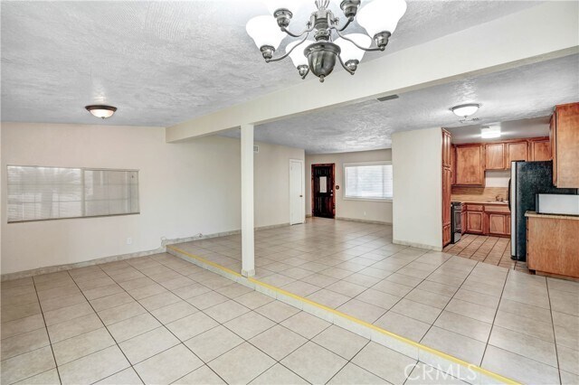 Foto del edificio - 8204 Klusman Ave
