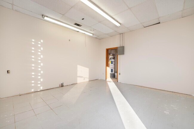 Foto del edificio - 2908 Bloomingdale Rd