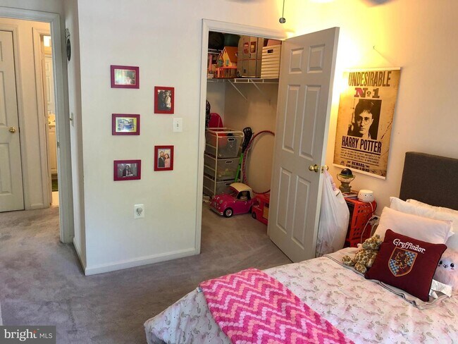 Building Photo - 7021 Toby Dr