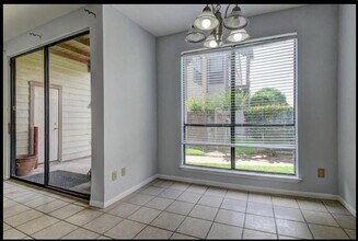 Building Photo - 8325 Sands Point Dr