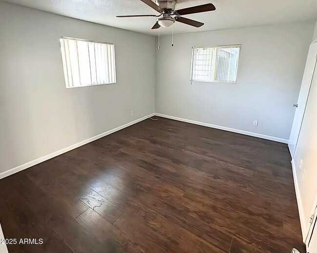 Building Photo - 555 W Rio Salado Pkwy