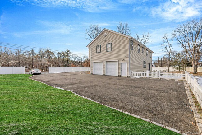 Foto del edificio - 475 Old Country Rd