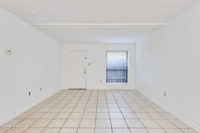 Foto del edificio - 701 S College Rd