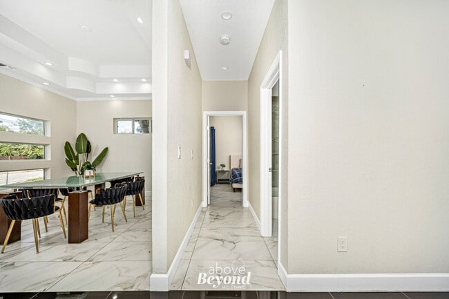 Building Photo - 219 Utah St