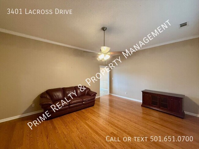 Foto del edificio - 3401 Lacross Dr