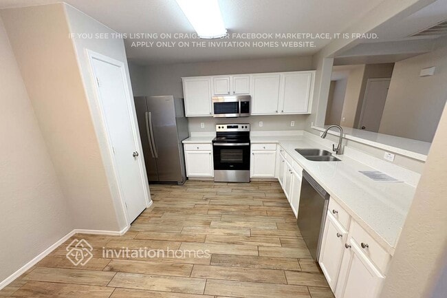 Foto del edificio - 3323 S 80th Ave