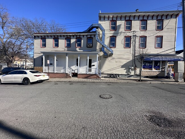 Building Photo - 559 S Main St