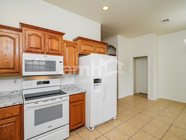Foto del edificio - 10419 E 96th Pl N