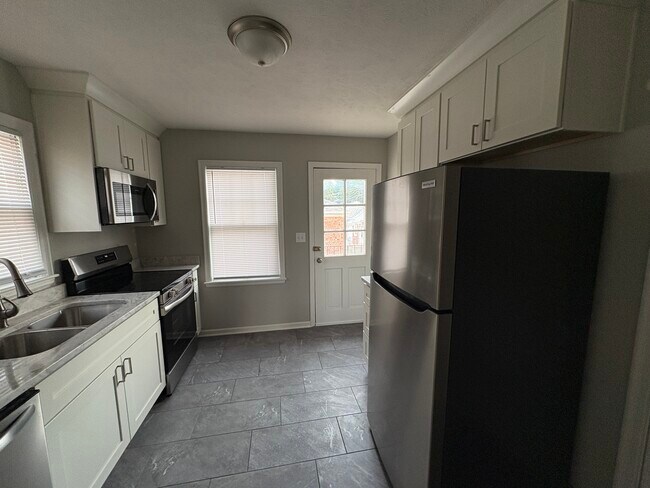 Foto del edificio - 4729 Bancroft Ave