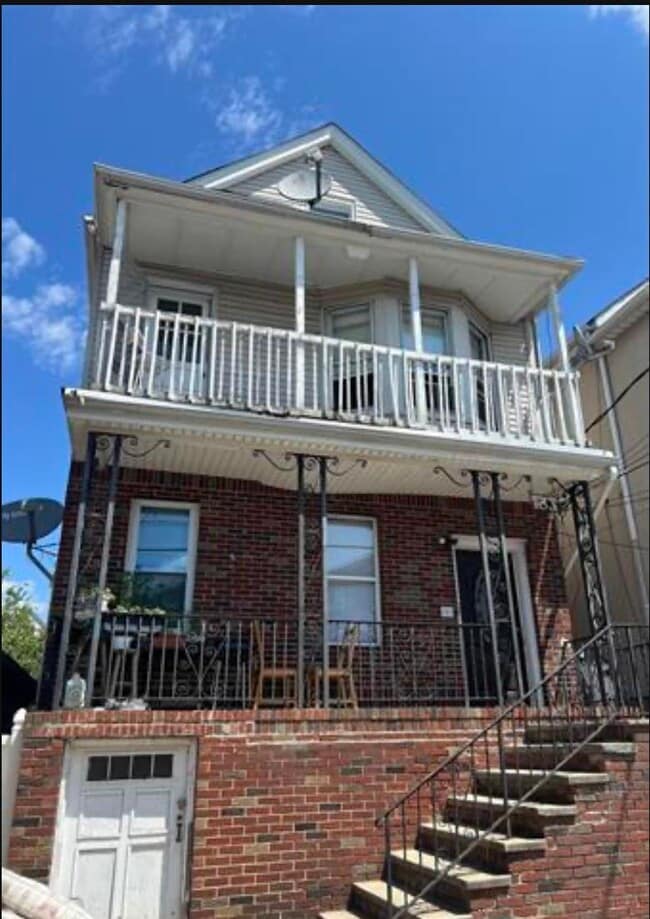 Building Photo - 133 W 20th St