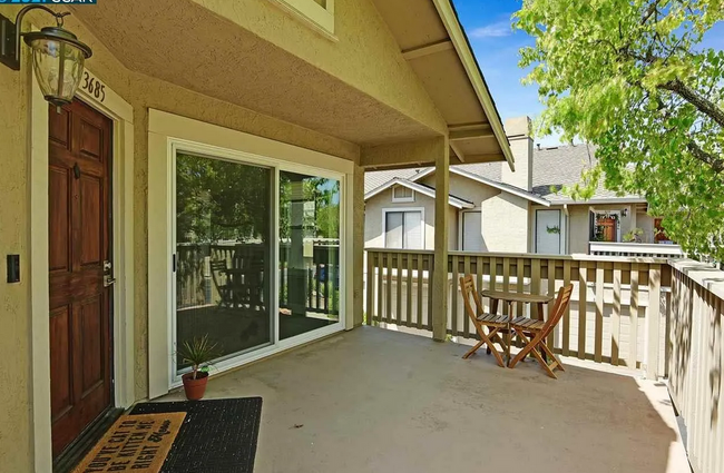 Building Photo - 3685 Crow Canyon Rd