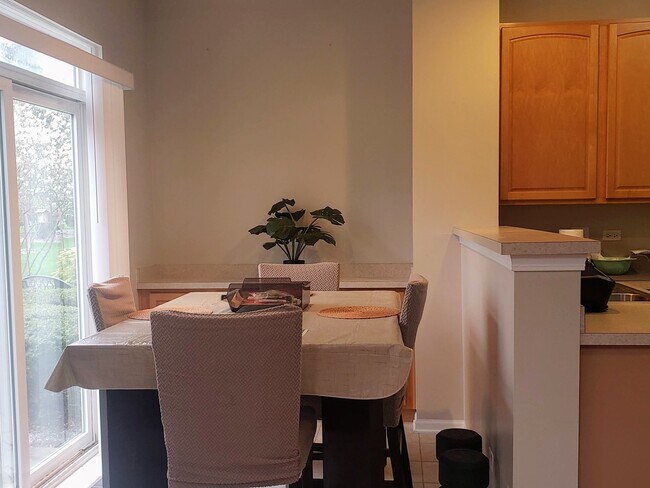Foto del edificio - 2402 Claremont Ln