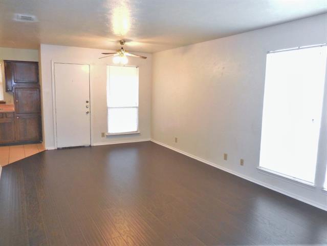 Foto del edificio - 3307 Gardenview Cir