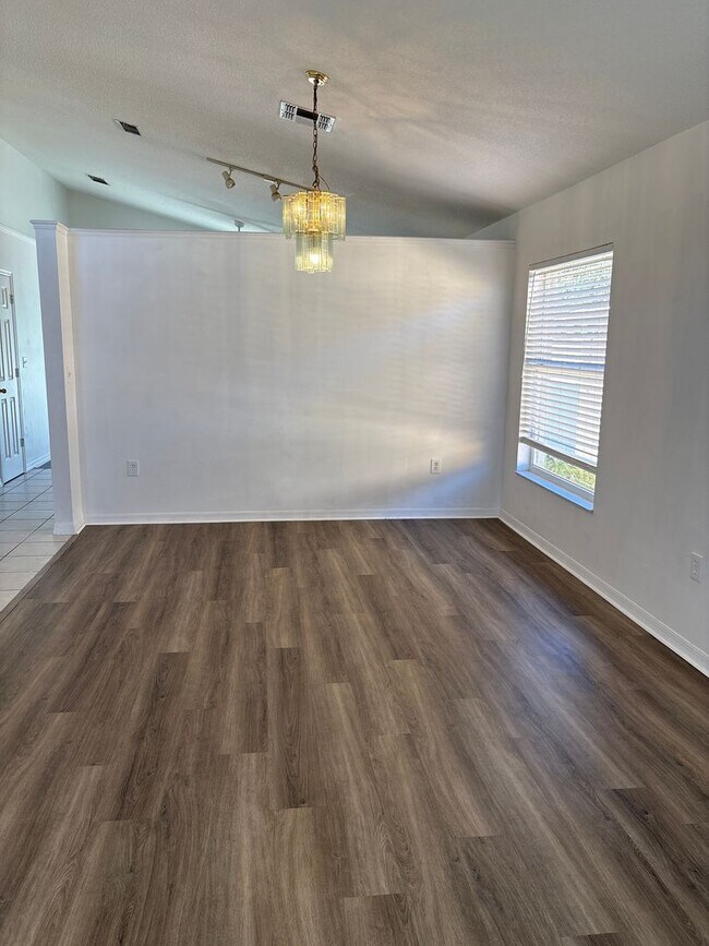 Foto del edificio - 3 Bedroom Home in Highly Desirable Orlando Neighborhood