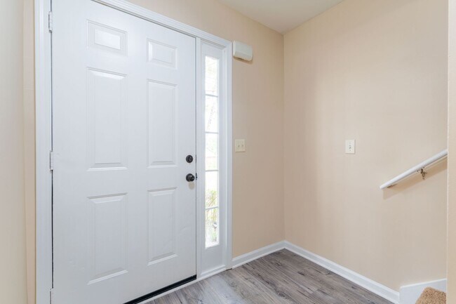 Foto del edificio - 3 Bed/2 Bath Townhouse in Douglasville!