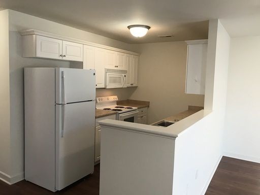 Building Photo - DURANGO PLACE TOWNHOMES