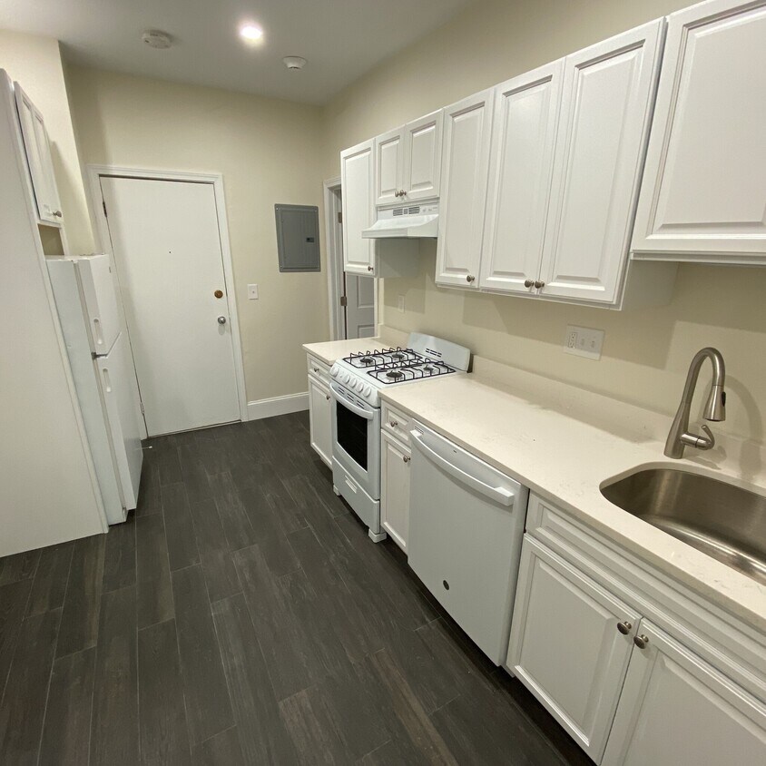 Foto principal - 1412 Commonwealth Ave