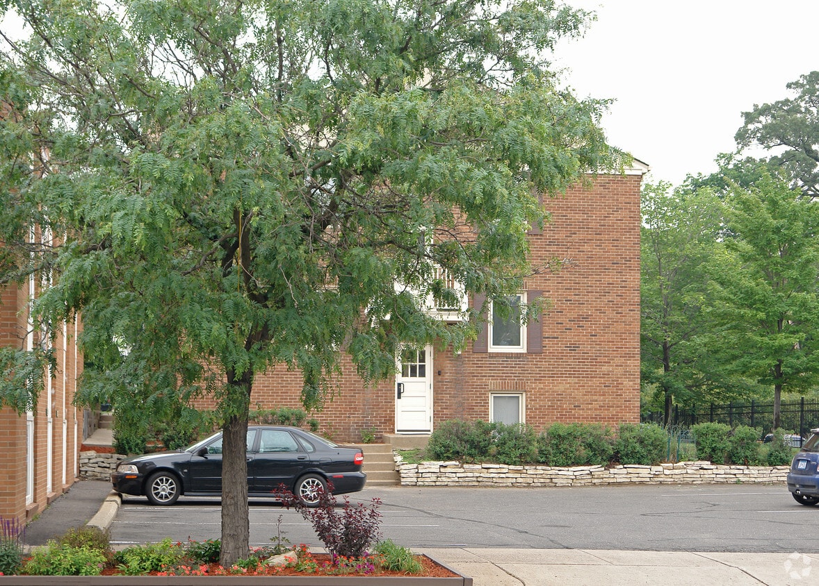 Building Photo - 2238 Doswell Ave