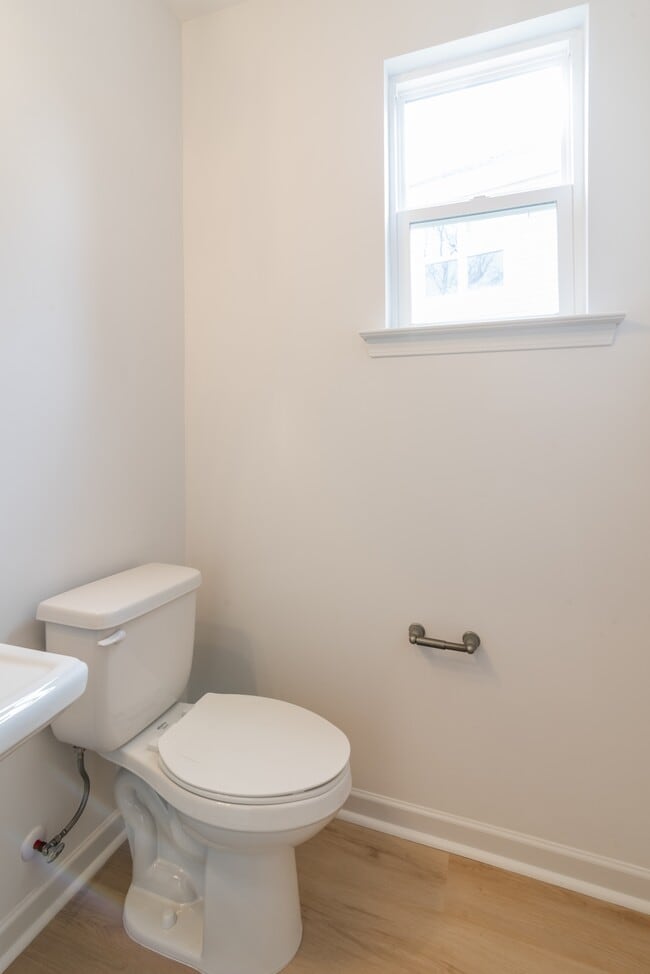 Foto del edificio - 2719 Capitol Dr