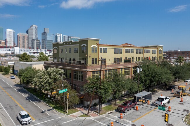Building Photo - 2323 Polk St