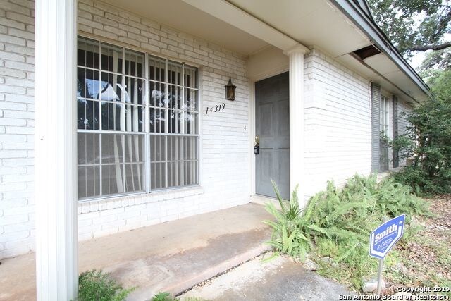 Foto del edificio - 14319 BROOK HOLLOW BLVD
