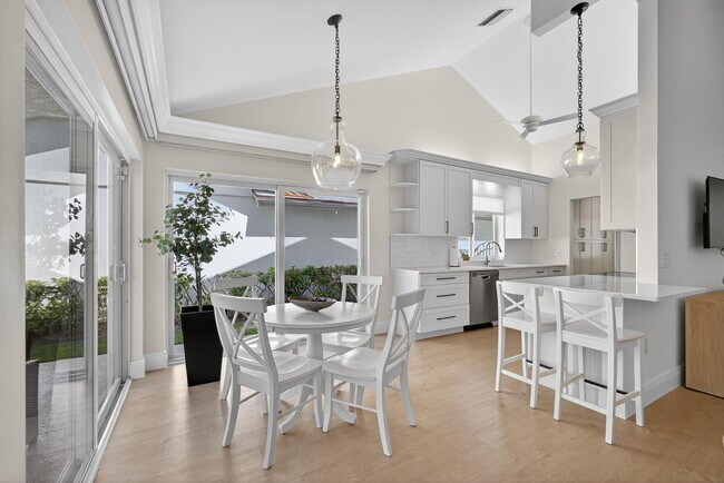 Foto del edificio - 335 Ridge Rd