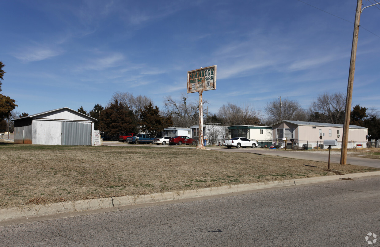 Building Photo - Shamrock Mobile Park