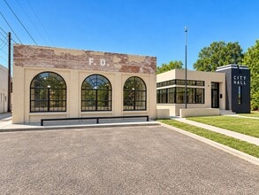Building Photo - 115 W Kilpatrick St