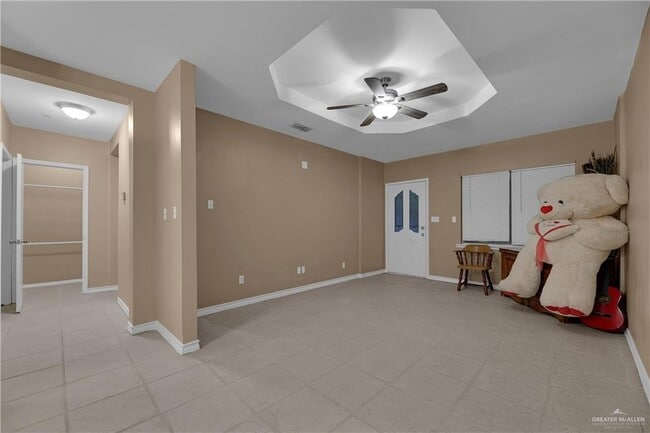 Building Photo - 23 Mimosa St
