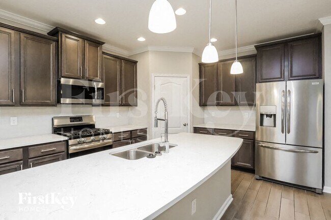 Foto del edificio - 3918 Heatherbrook Pl