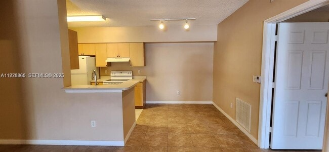 Building Photo - 10312 Fox Trail Rd S