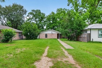 Building Photo - 418 Texas St