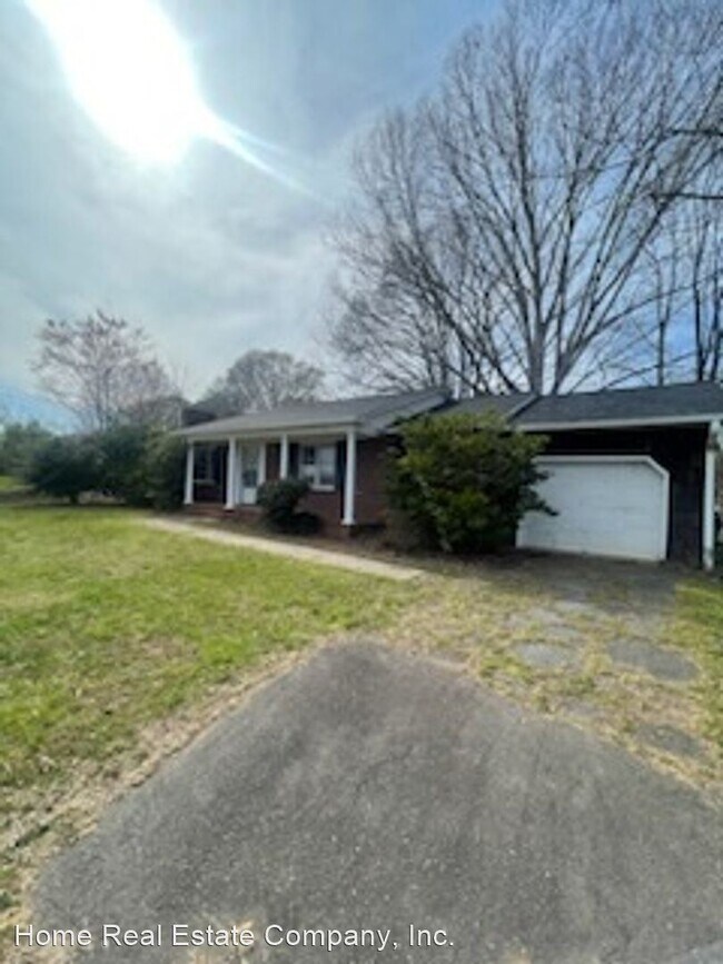 Foto del edificio - 3 br, 1.5 bath House - 2110 S. Stratford Road