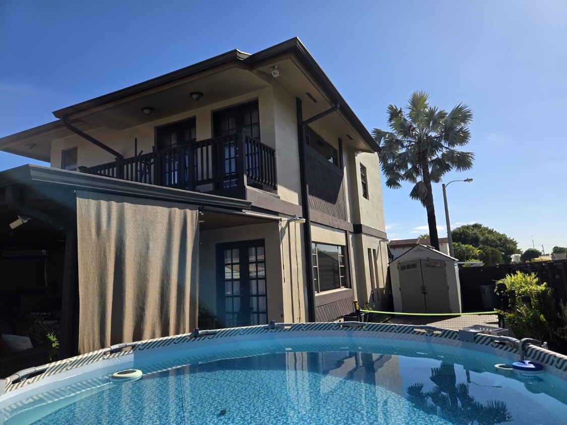 Foto del edificio - 1397 W 38th Pl