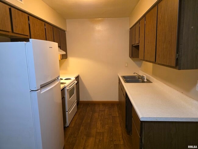 Foto del edificio - 1300 W Jeth Ct