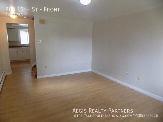 Building Photo - 808 10th St