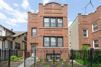Building Photo - 3630 N Kimball Ave